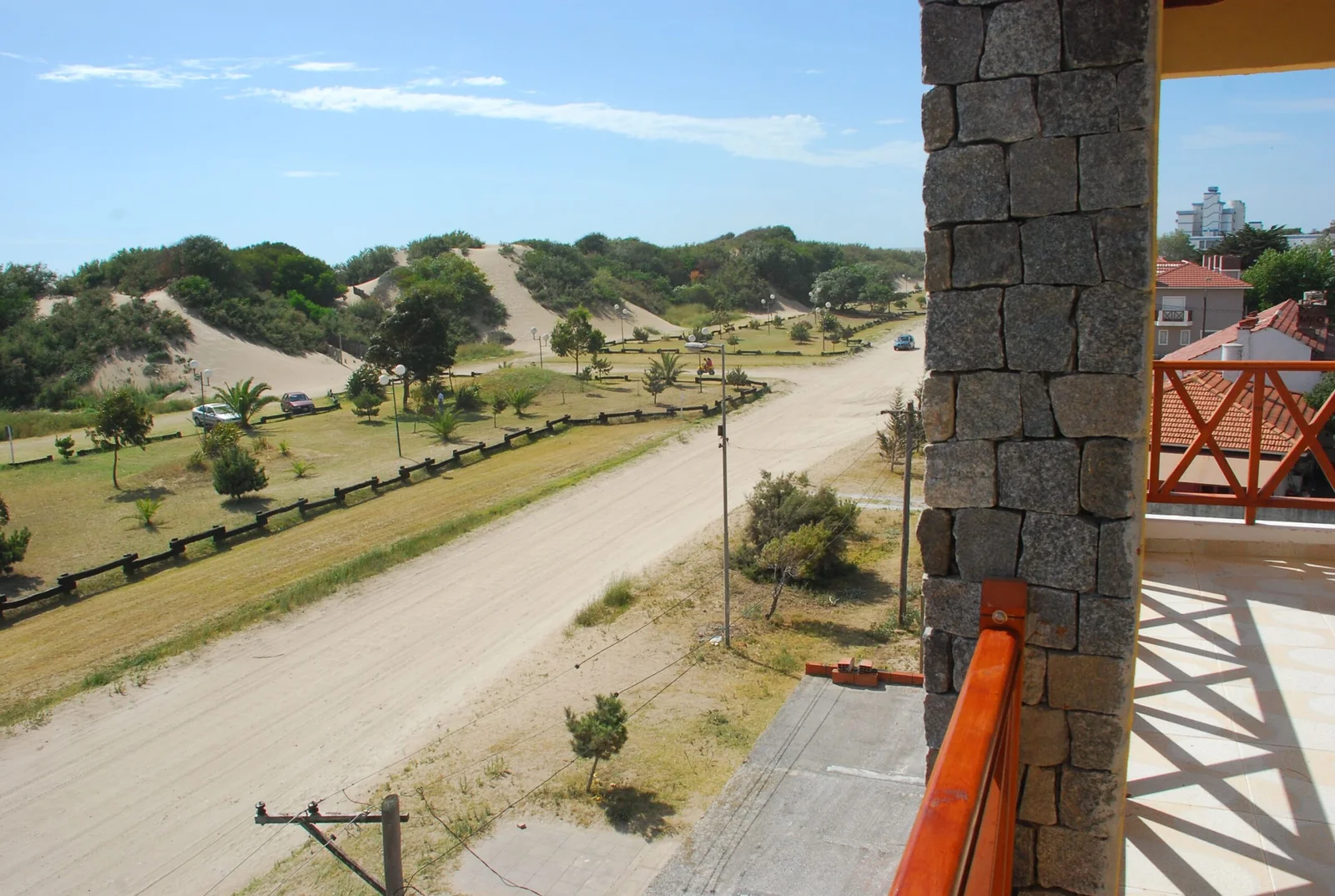 Vista al mar desde un balcón